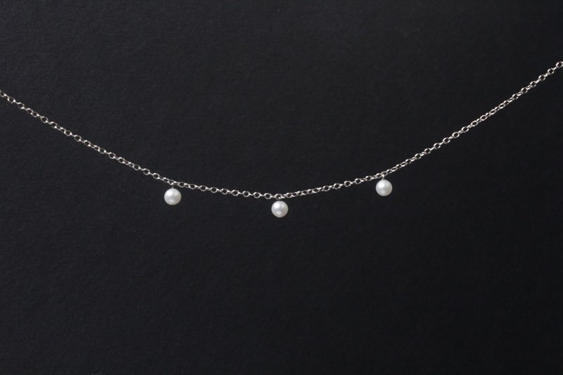 Little Pearls Silver Handmade Choker - สร้อยคอทรง Collar - ไข่มุก สีเงิน