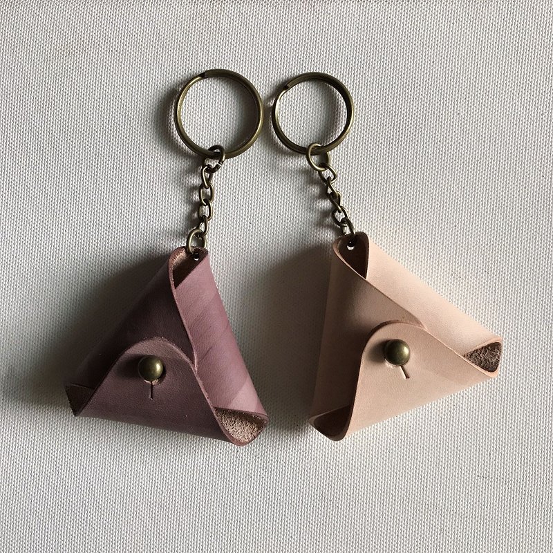 2 into the group _ triangle change key ring _ raspberry + raw leather - Keychains - Genuine Leather Multicolor