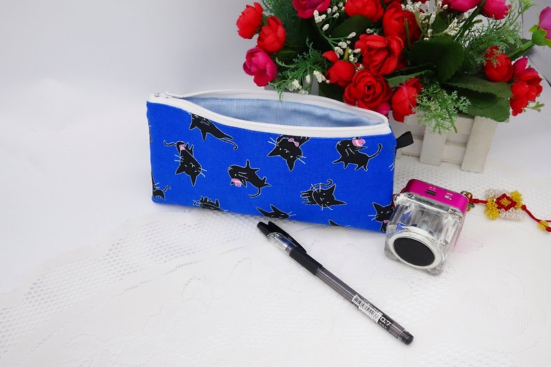 Blue background black cat pencil case/storage bag universal bag pencil case cosmetic bag*SK* - กล่องดินสอ/ถุงดินสอ - ผ้าฝ้าย/ผ้าลินิน สีน้ำเงิน