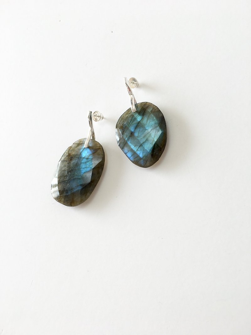 Labradorite Stud-earring SV925 - 耳環/耳夾 - 石頭 藍色