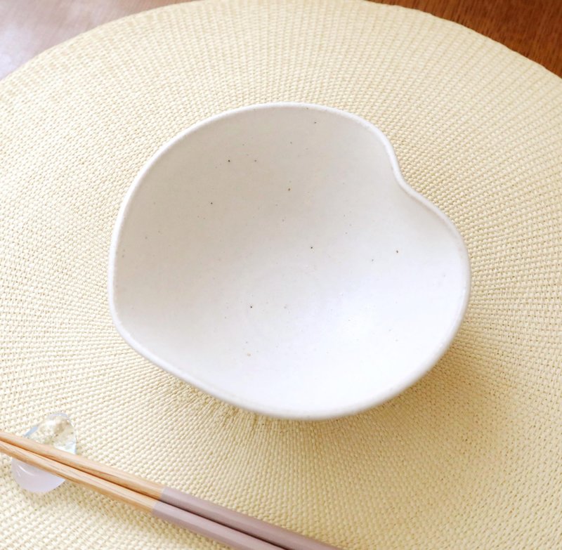 白マット釉の木の葉鉢 - 碗 - 陶 白色
