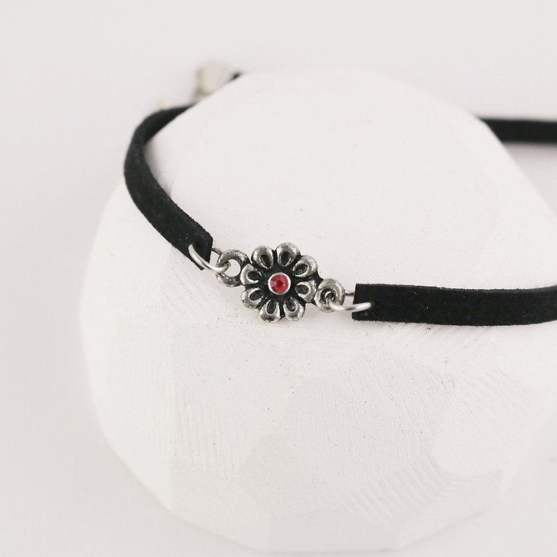 // Ancient Silver Flower Necklace // - Necklaces - Other Materials Silver