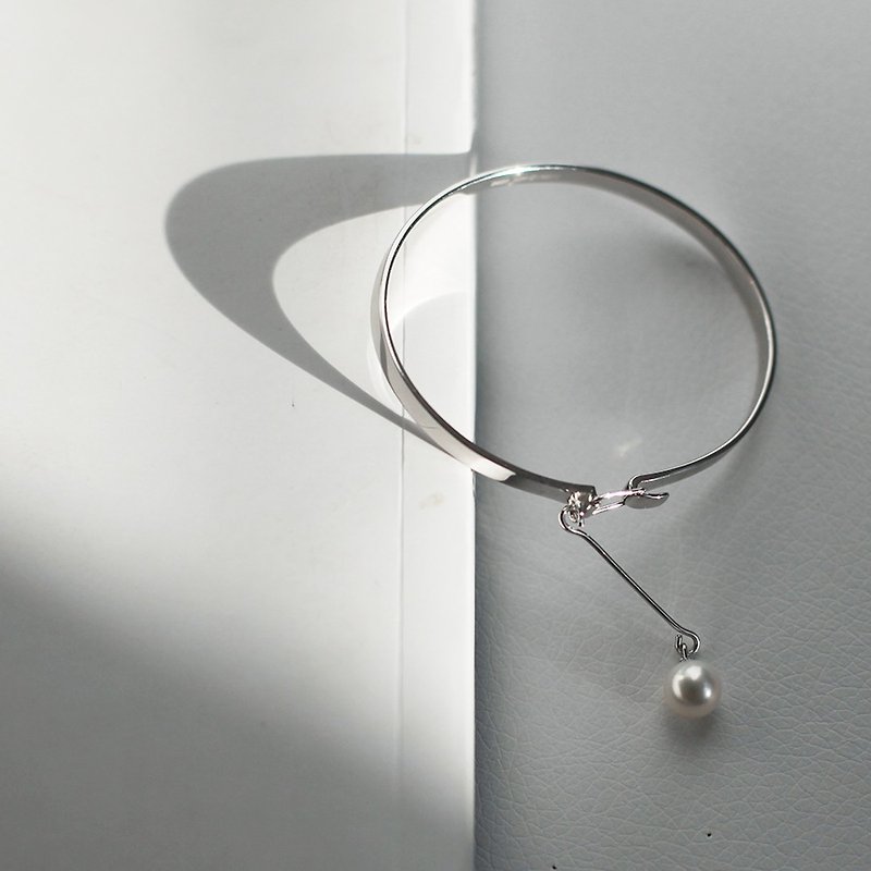 Miss Queeny Original | Diamond Heart Pearls Bracelet in Sterling Silver - Bracelets - Other Metals Silver