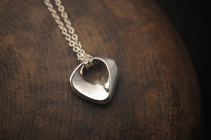 925 純銀三角吊咀*連18吋銀鏈*(SN2/18吋)- 手作( P413) - 項鍊 - 純銀 銀色