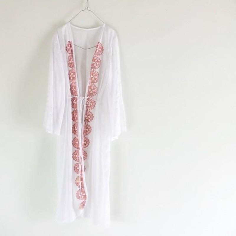 Pin-tuck sleeves and hand-printed cotton long cardigan 2 - เสื้อเชิ้ตผู้หญิง - ผ้าฝ้าย/ผ้าลินิน ขาว
