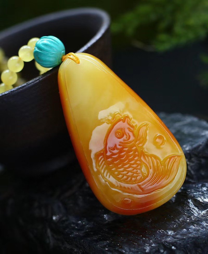 Collection of Russian material grade natural chicken fat yellow honey Wax carvings every year more than pretty colors pendant with natural honey Wax beads - สร้อยคอ - เครื่องเพชรพลอย 