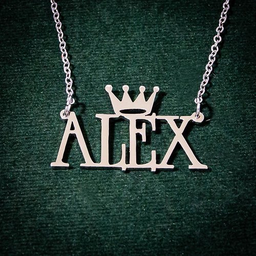 NamesisAccessories Custom name necklace with small crown