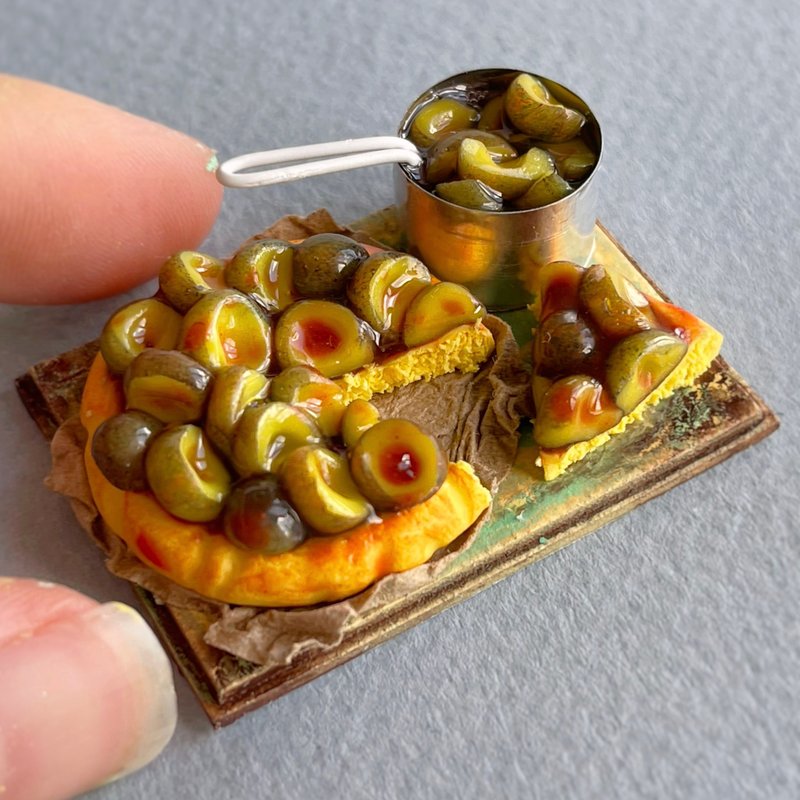 Miniature plum pie - 公仔/玩偶 - 其他金屬 多色