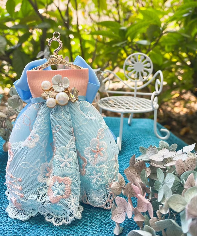 Fantasy Lace Dress Charm/Keyring - Joanna Garden - พวงกุญแจ - ผ้าฝ้าย/ผ้าลินิน 