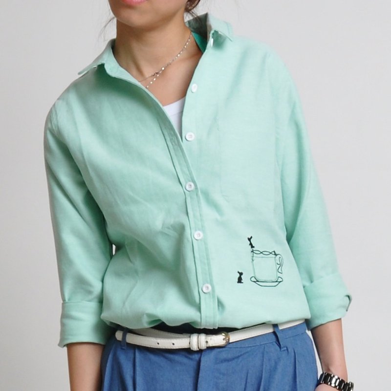 兔子刺繡單口袋長版襯衫 凈色寬鬆長袖外套-青草綠 - 女襯衫 - 棉．麻 綠色