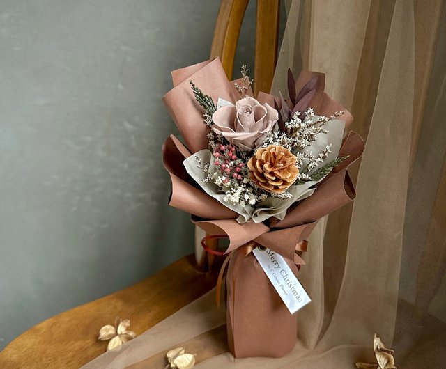 Cocoa pine cones immortalized small bouquet - Shop 36.5c-flower Dried  Flowers & Bouquets - Pinkoi