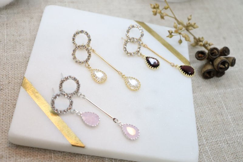 Mismatched Teardrop Crystals Drop Cubic Zirconia Post Earrings - 耳環/耳夾/耳骨夾 - 水晶 