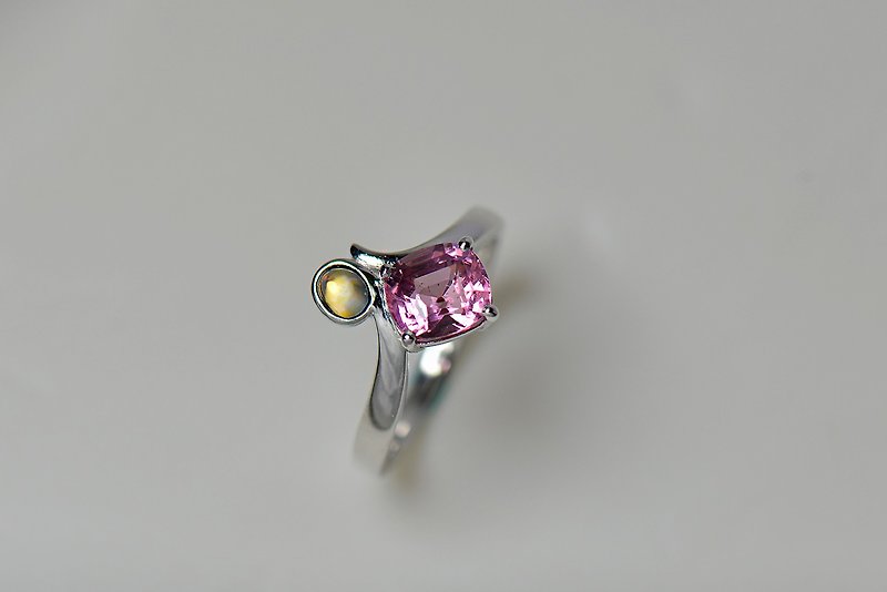 1.6ct Orangy Pink spinel& Burmise Golden Moonstone 18K White Ring - General Rings - Gemstone Pink