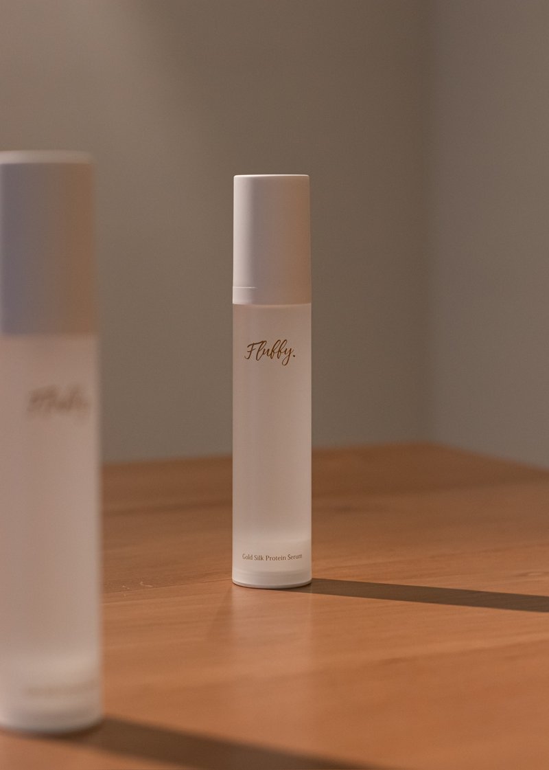 水光澤黃金蠶絲蛋白維他命E精華液 50ml - 精華液/精華油 - 濃縮/萃取物 卡其色