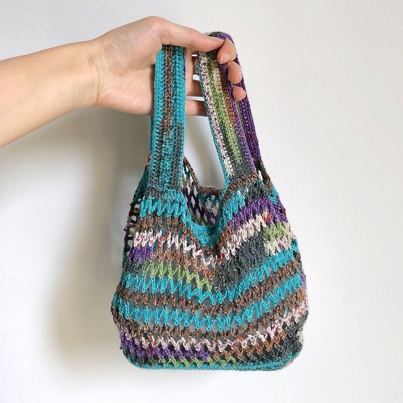 Crochet _ hole lunch bag _ paramecium - กระเป๋าถือ - ขนแกะ สีเขียว
