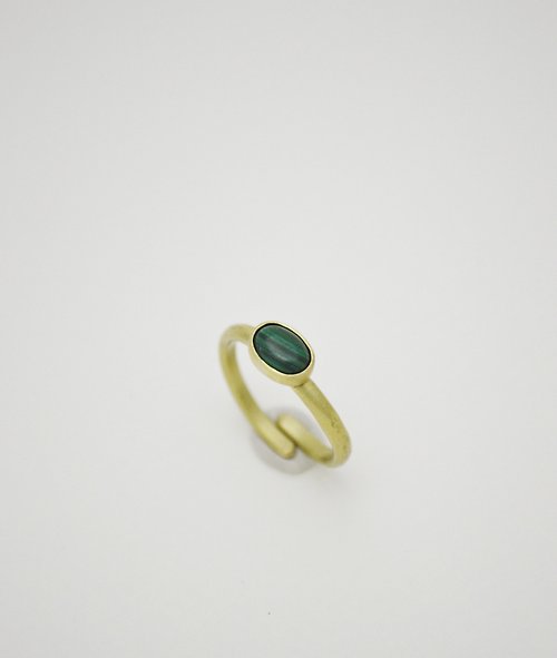 Ji Moi 簡單小石系列-孔雀石‧黃銅戒指