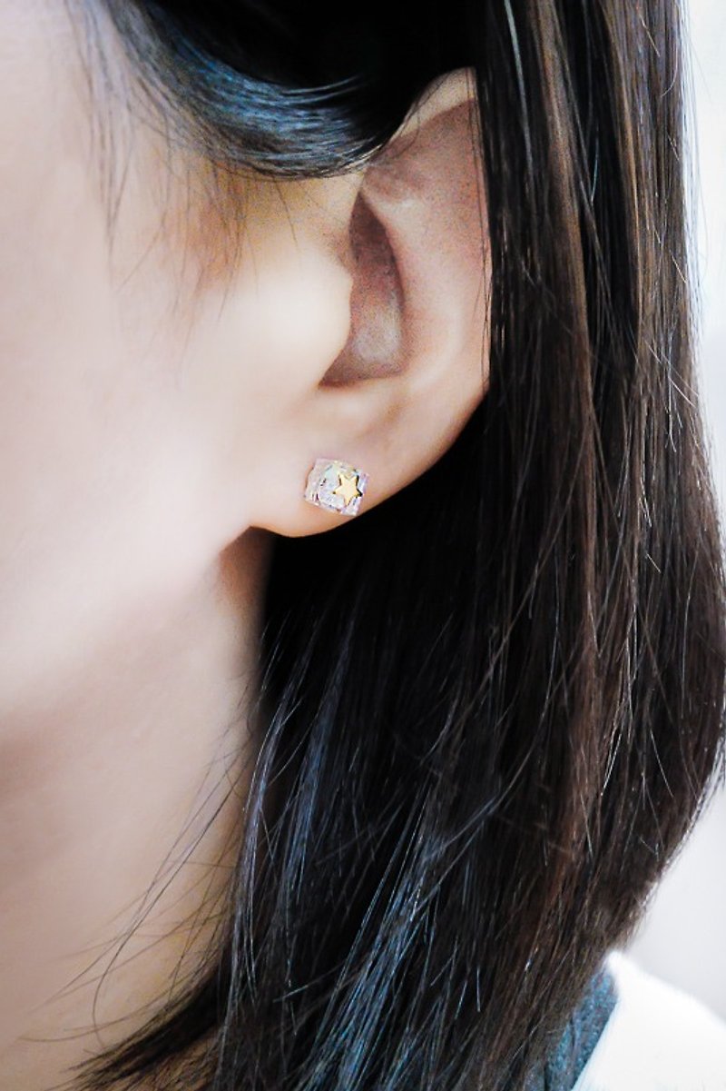 ROPEshop [side stars small universe] 925 gold-plated earrings. Single support - ต่างหู - โลหะ สีทอง
