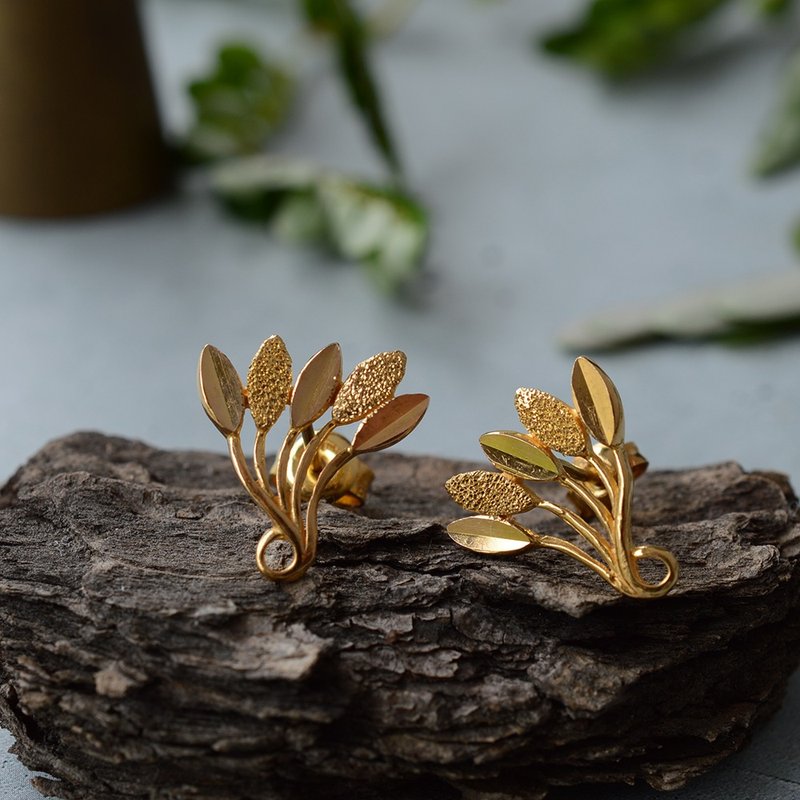 K18 Leaf Design Earrings - ต่างหู - เครื่องประดับ 