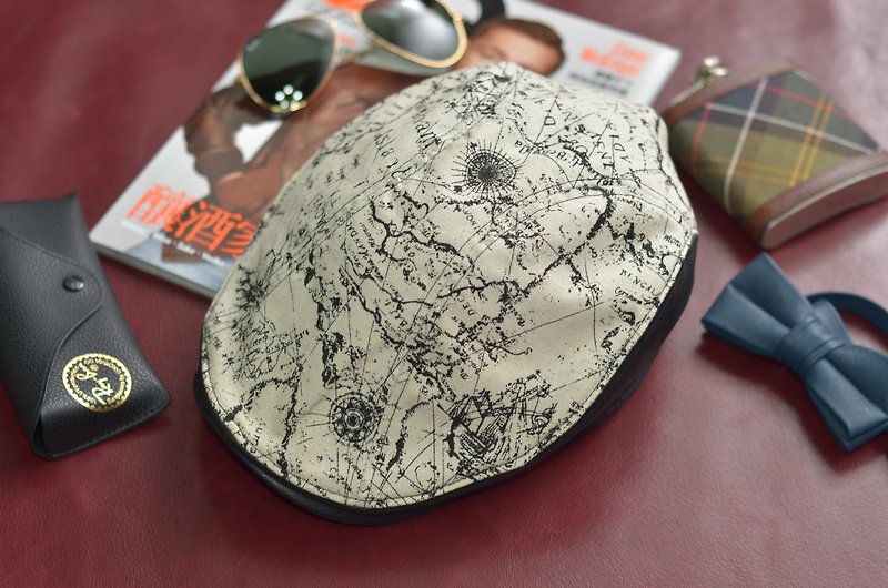 MAJORLIN Sheepskin Patchwork Cap, White Map Genuine Leather Hand-made Leather Taiwanese Leather Flat Hat - หมวก - ผ้าฝ้าย/ผ้าลินิน ขาว