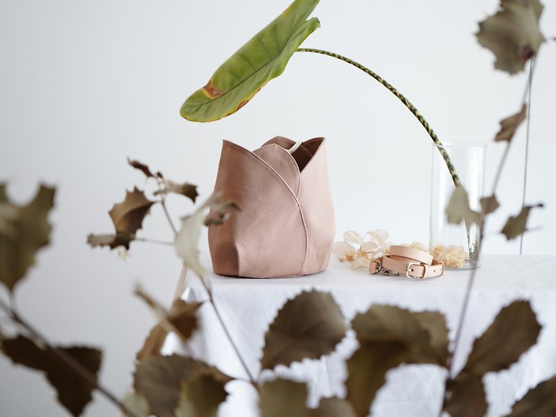 Tulip leather canvas shoulder bag - กระเป๋าแมสเซนเจอร์ - ผ้าฝ้าย/ผ้าลินิน 