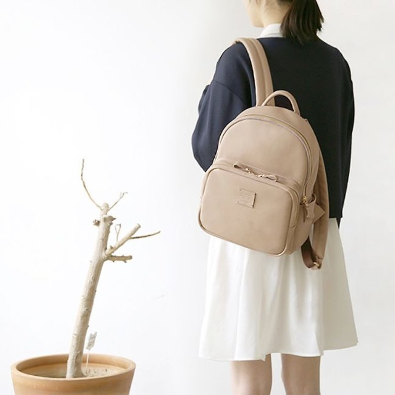 MPL- Macaron leather backpack after official - bare brown butter, MPL24086 - กระเป๋าเป้สะพายหลัง - หนังแท้ สีกากี