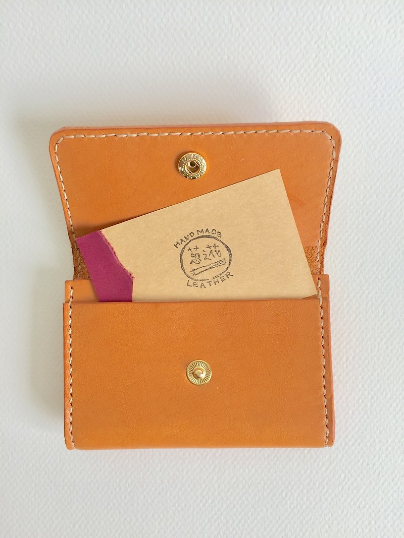 Warm Huhu Card Holder/Business Card Holder Leather Hand-stitched Handmade Business Card Holder - ที่เก็บนามบัตร - หนังแท้ สีนำ้ตาล