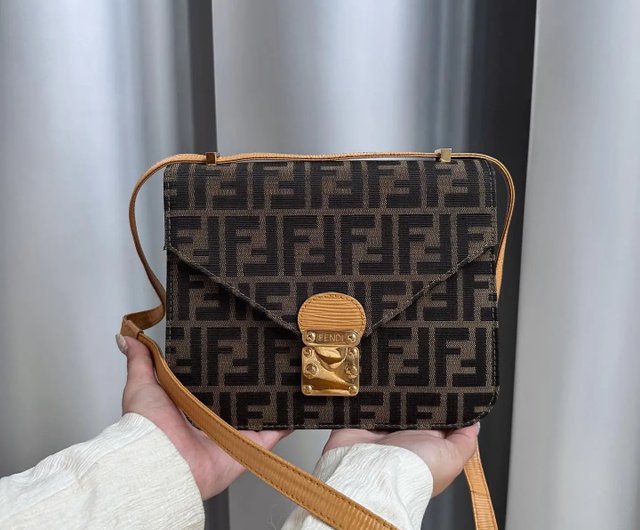 Second discount hand fendi