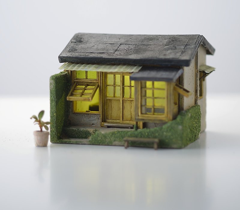 Creation of old Cement house--old house with old moss walls and small yard (customized) - ของวางตกแต่ง - ปูน สีนำ้ตาล