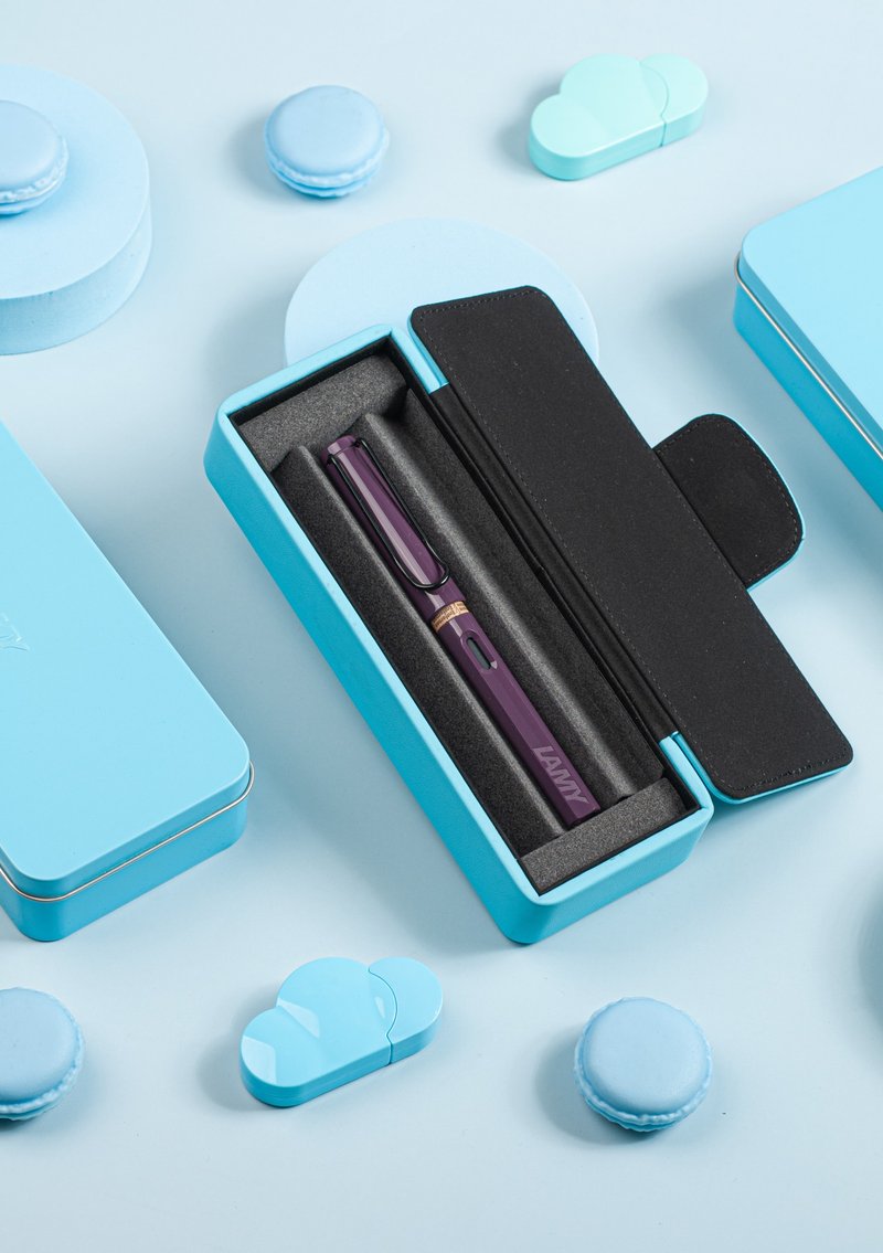 [Free laser engraving] LAMY Leather Pen Case Spring Blue/SAFARI Series-Blackberry Violet - ปากกาหมึกซึม - พลาสติก สีม่วง