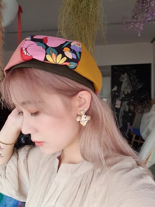HiGh MaLi 【HiGh MaLi】貝蕾帽/畫家帽－芥末黃拼粉色+日本椿花+綠邊條