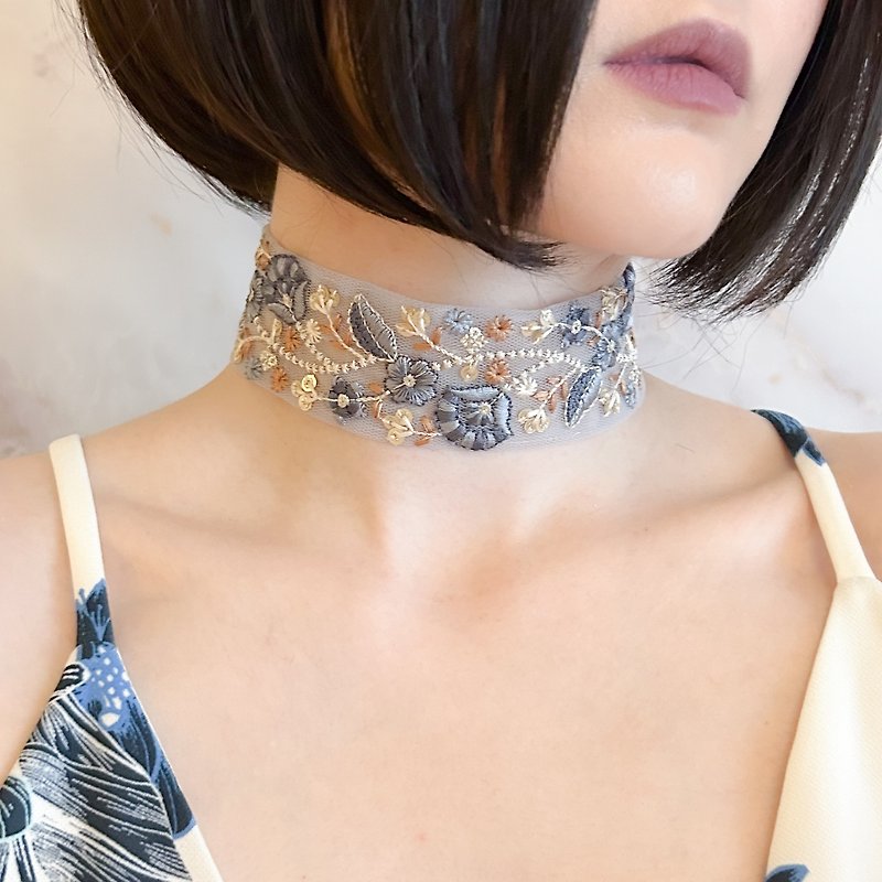 Those tears will last another day / Flower lover Indian embroidered ribbon choker SV612 - Chokers - Other Metals Blue