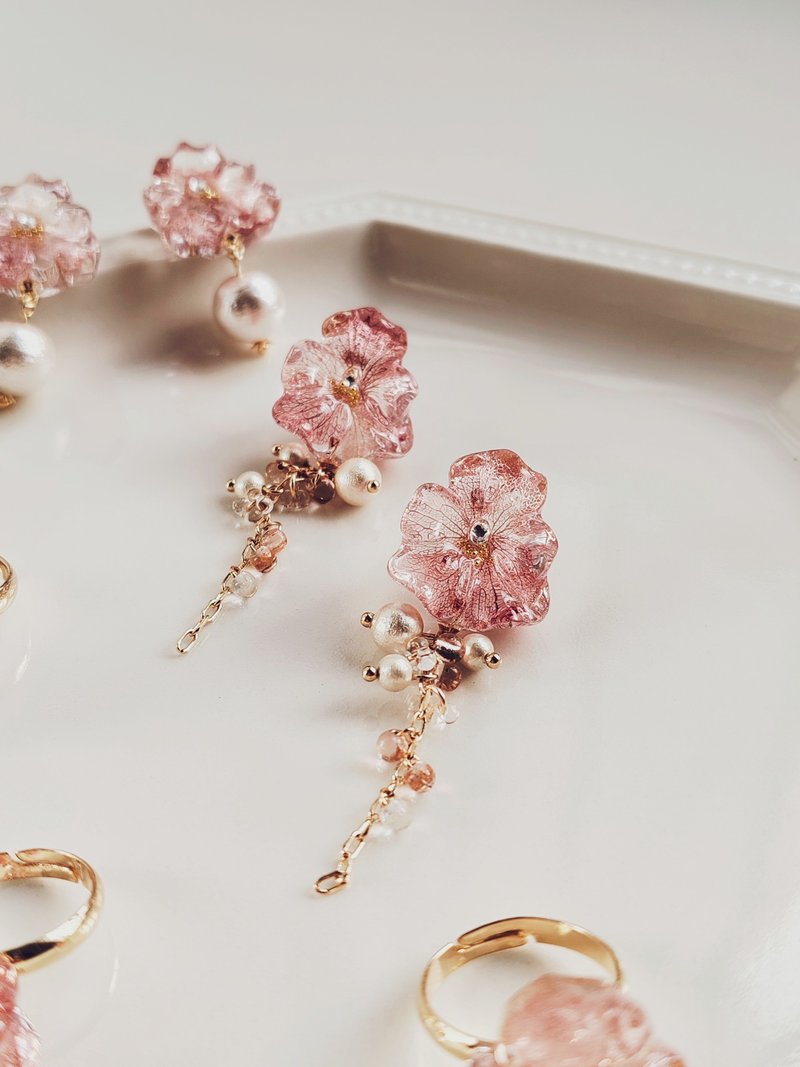 #EA136 落日余晖  Pink hydrangea stud ear clips - Earrings & Clip-ons - Plants & Flowers Pink