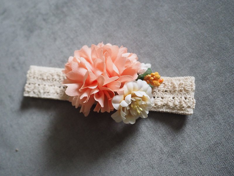 Fancy handmade elastic baby headband with big fabric flowers - ผ้ากันเปื้อน - ผ้าไหม สีส้ม