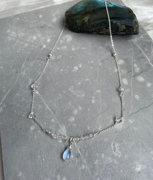 Ariel crystal艾莉兒手作*//飾品吊飾/水晶飾品/永生花 最佳治癒水晶/赫基蒙閃靈鑽/月光石藍光水滴水晶S925純銀項鍊