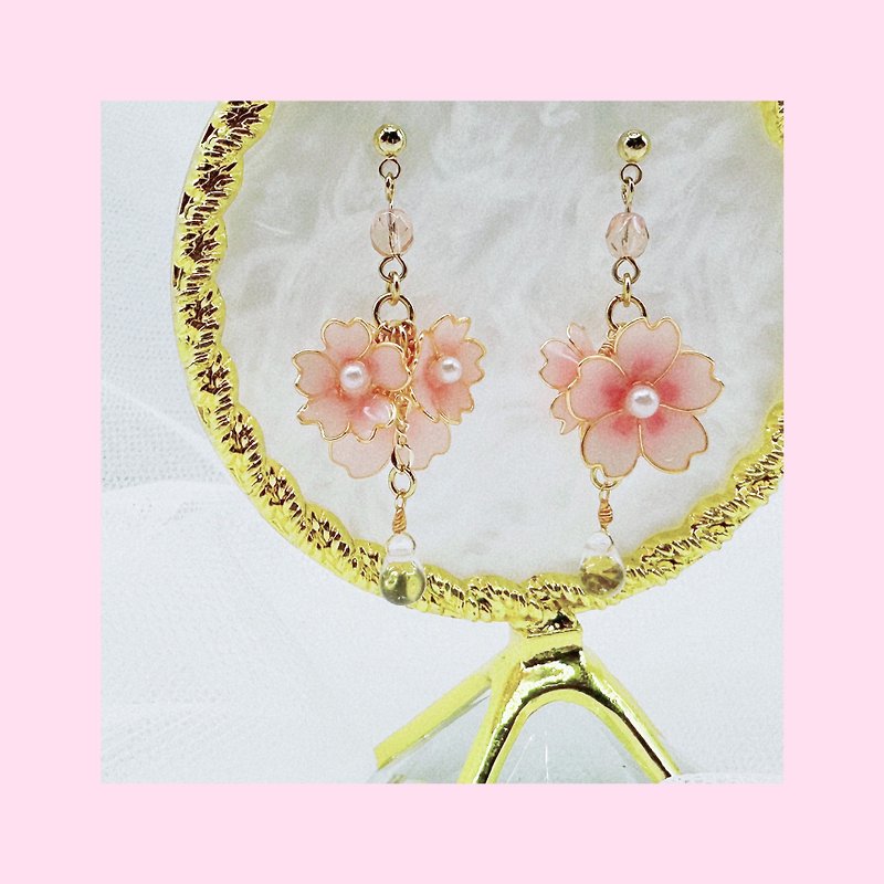 Cherry Blossoms Flying-Resin Handmade Earrings - ต่างหู - เรซิน สึชมพู