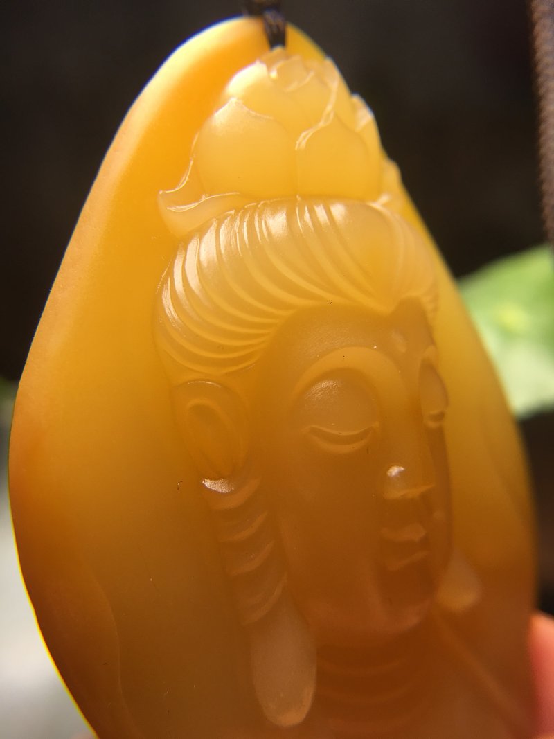 【客製款】天然黃龍玉 觀音菩薩  原創設計手工雕刻 項鏈掛件飾品 - 吊飾/掛飾 - 玉石 橘色
