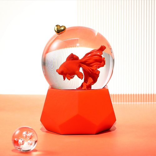 JARLL 讚爾藝術 金魚(紅)水晶球 (金色愛心) 底座切面番茄紅