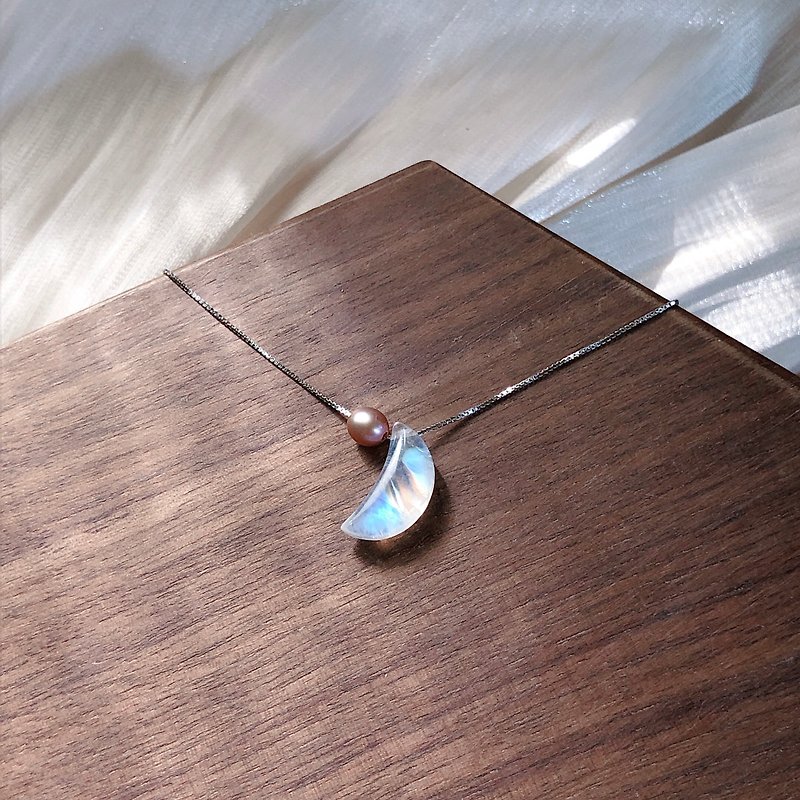 Blue Moonstone Moon Sterling Silver Necklace - สร้อยคอ - เครื่องประดับพลอย 