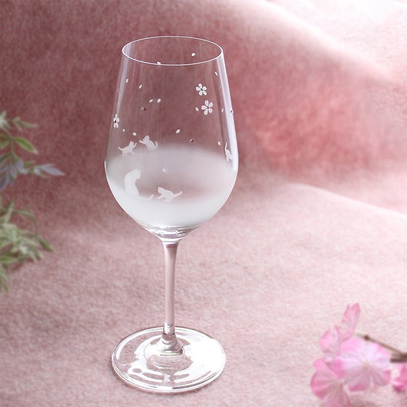 [Season of cherry blossoms] Cat-motif wine glass Name-inserted processed product (sold separately)