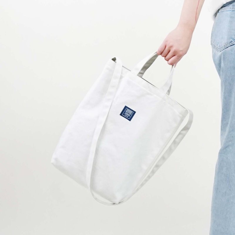 ::Bangstree:: two-colored reversible canvas bag -WhiteSmoke+LightGrey - กระเป๋าแมสเซนเจอร์ - ผ้าฝ้าย/ผ้าลินิน สีเทา