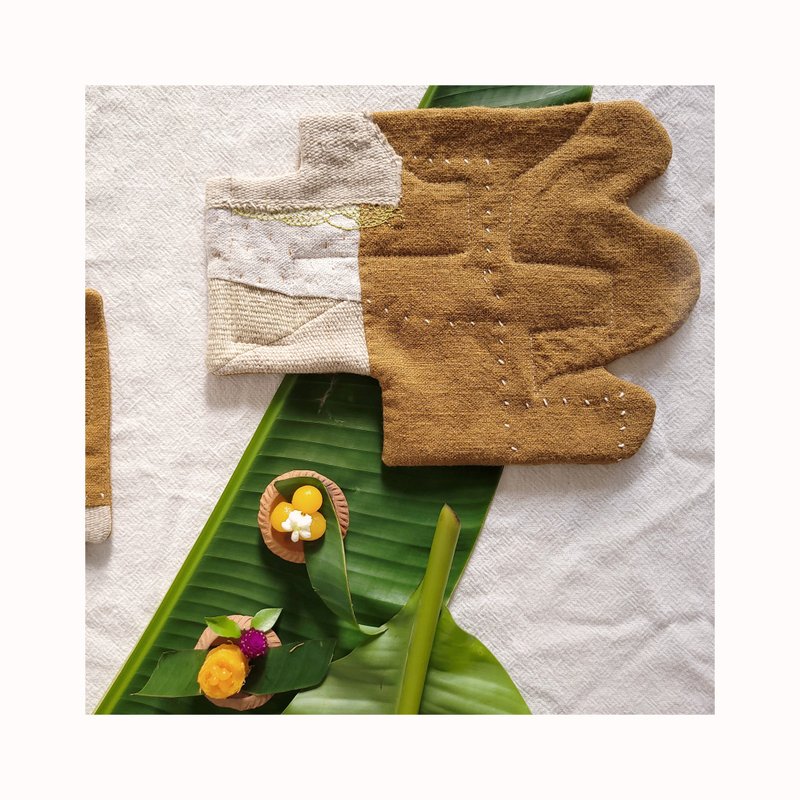 DUNIA handmade|Earth nourishing ancient cloth plant- Linen handwoven cloth table placemats - ผ้ารองโต๊ะ/ของตกแต่ง - ผ้าฝ้าย/ผ้าลินิน สีเหลือง