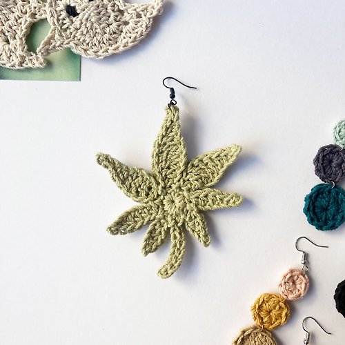 The Heyday Shop 遇到大麻煩了葉 編織耳環 Crochet Statement Earring 單隻/一對