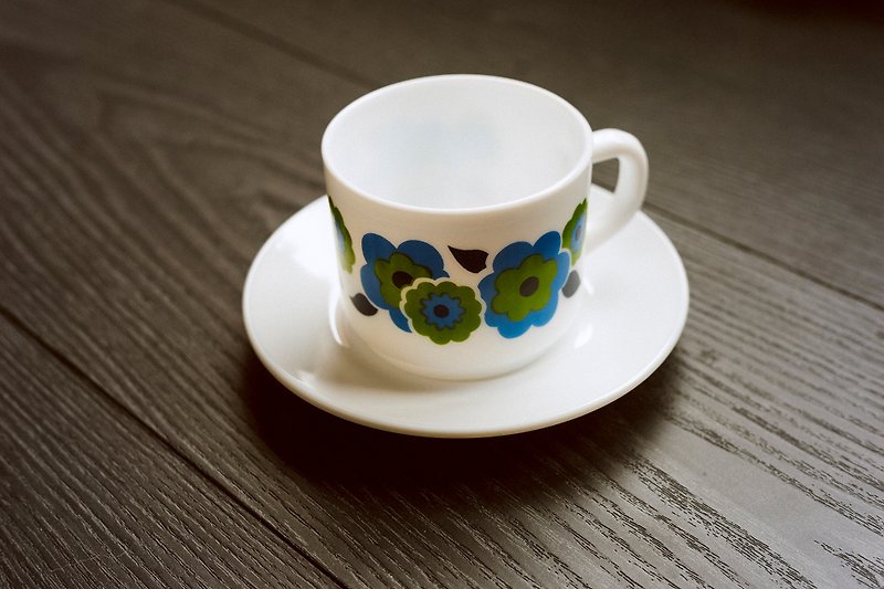 Arcopal France ー Lotus Series Antique Milk Glass Cup Set - Sky Blue x Green / French - แก้วมัค/แก้วกาแฟ - วัสดุอื่นๆ สีน้ำเงิน