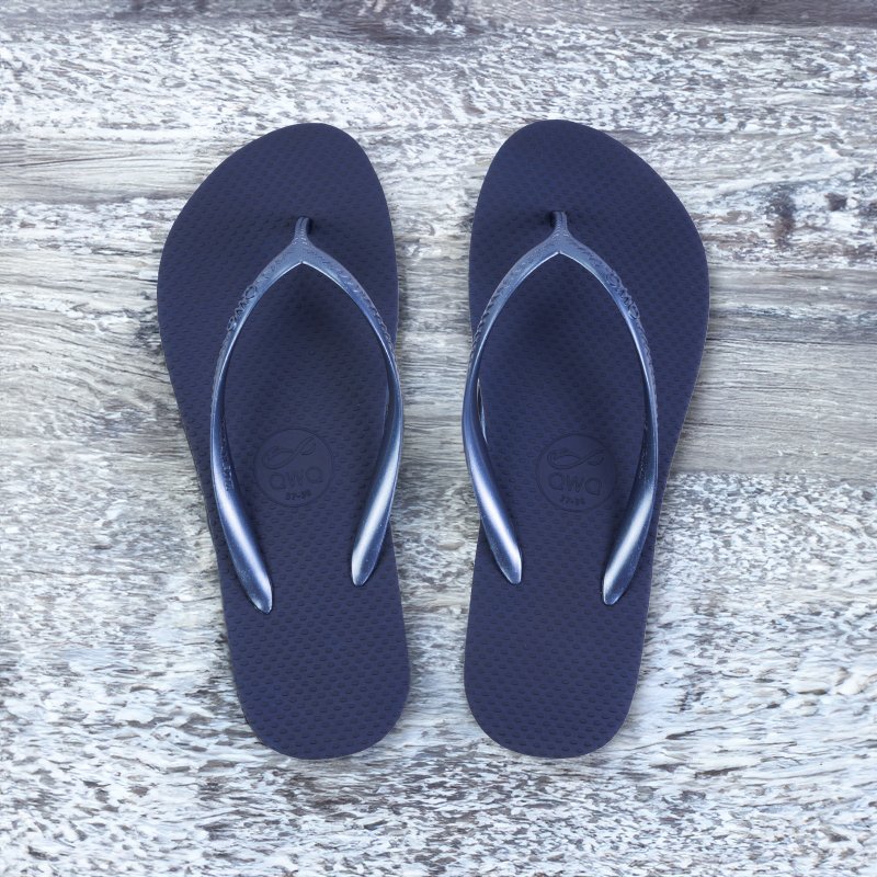 Glint navy blue anti-break aesthetic reinforced shoelace version women's flip-flops slippers MIT QWQ - รองเท้าแตะ - ยาง สีน้ำเงิน