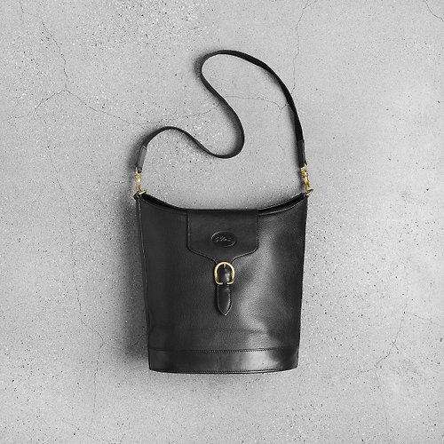 FOAK vintage/reserved/Longchamp dark green leather antique bag - Shop  foakvintage Messenger Bags & Sling Bags - Pinkoi