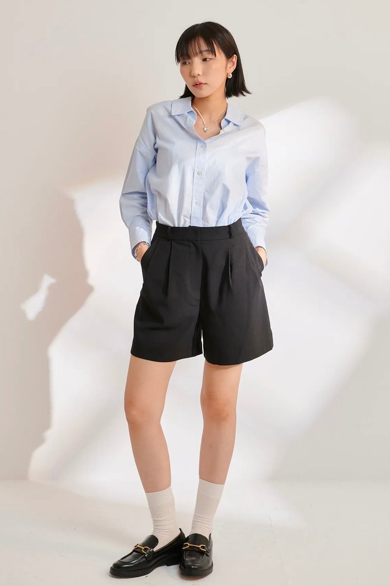 Pleated Bermuda Shorts - Black |  百慕達西裝短褲 - 黑 - 女短褲/五分褲 - 聚酯纖維 黑色