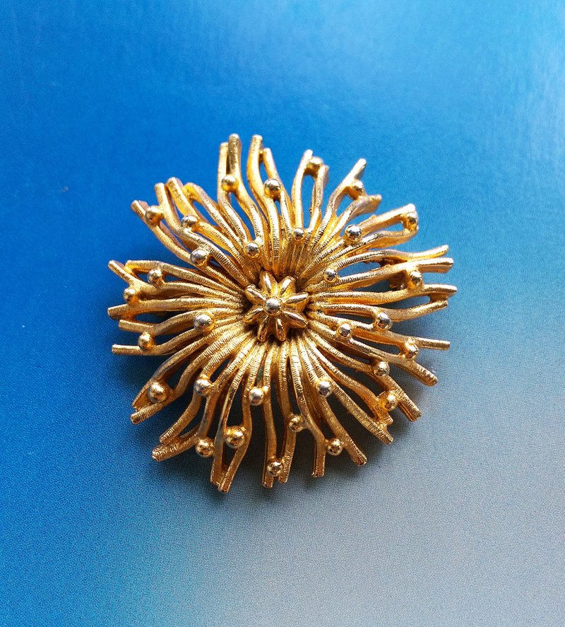 Vintage Jewelry 西洋古董飾品 立體 金色調 海葵花 花卉 別針 - 徽章/別針 - 其他金屬 金色