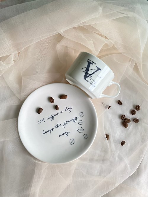 Joey.catligraphy 【客製化】陶瓷咖啡杯 連碟 情侶 生日 結婚 新居入伙禮物 辦公室