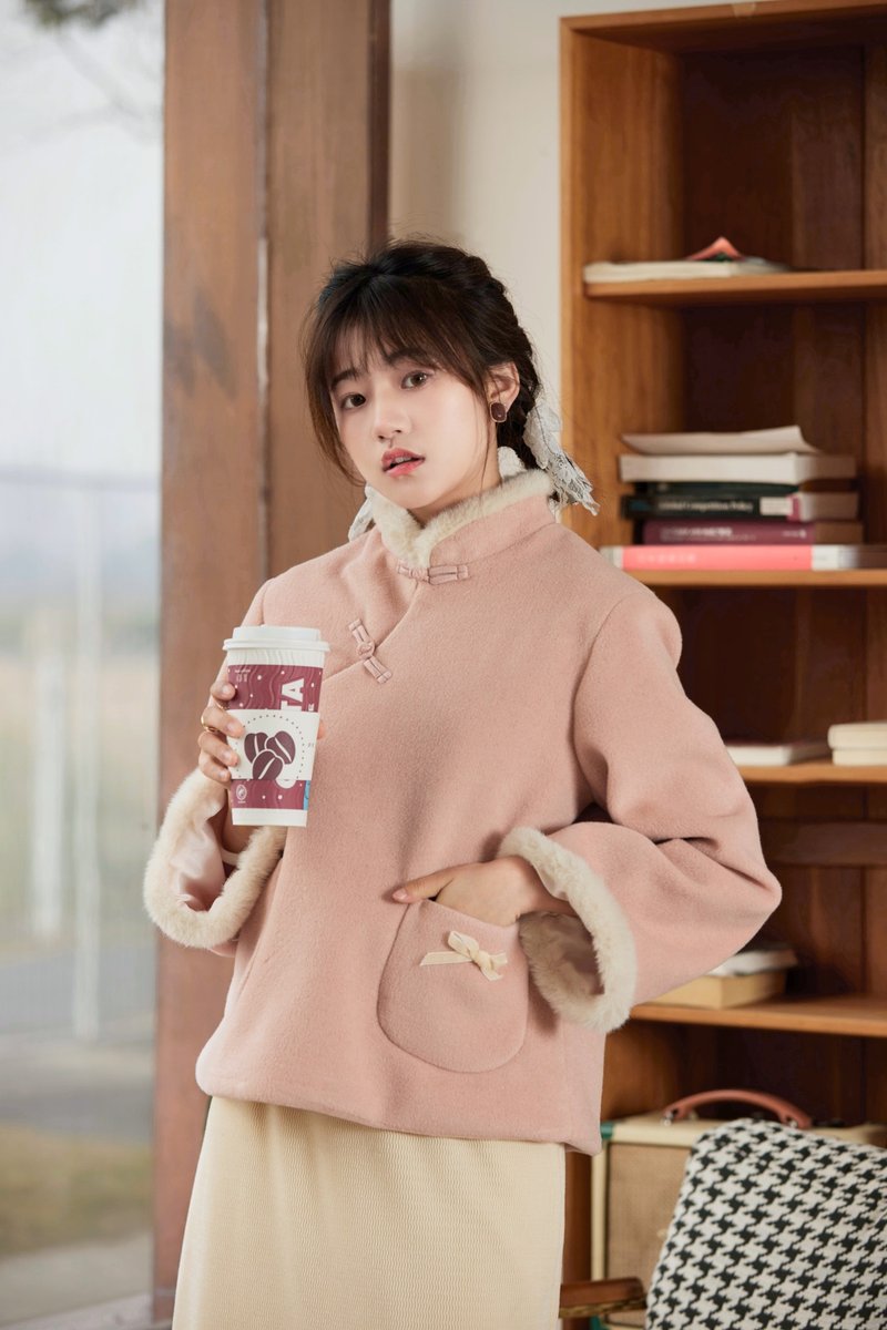 Soft pink woolen autumn/winter pockets with slanted flaps and fluffy collar coat New Chinese Mid-Autumn and Spring Festival improved top - Women's Casual & Functional Jackets - Wool Pink