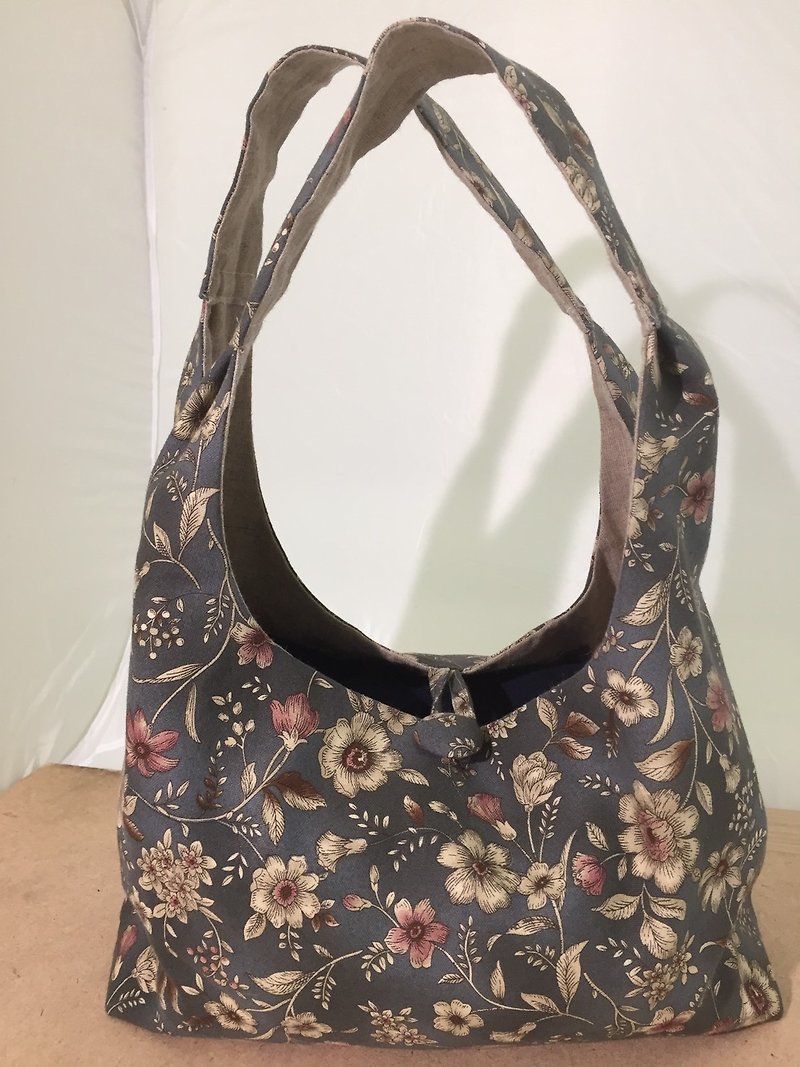 ㄧ portable Bubu bag - retro nostalgia fabric - กระเป๋าถือ - ผ้าฝ้าย/ผ้าลินิน สีกากี